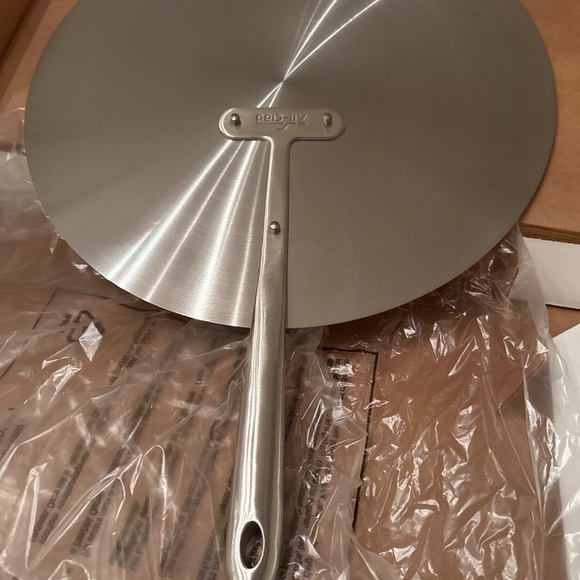 All clad 15” universal pot lid - Picture 2 of 4